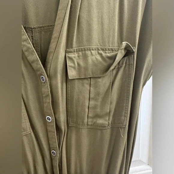 Old Navy olive green utility linen short sleeve romper - Picture 3 of 9
